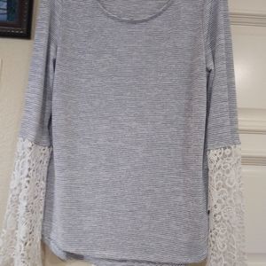 NEW -- Hannah (Size Large) lace bottom sleeve top. Patriot blue with white.
